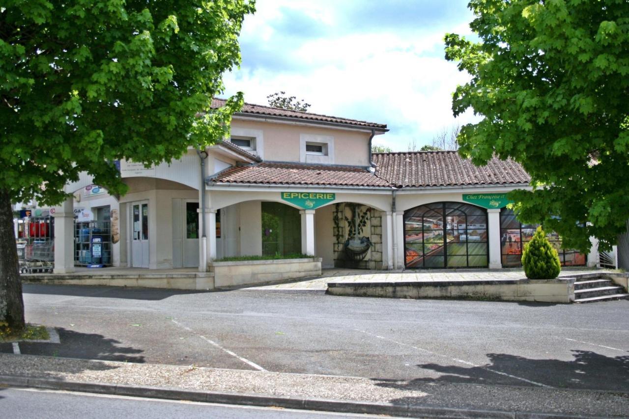 Bonabri Vacances - Chambres D'Hotes Chazelles  ภายนอก รูปภาพ
