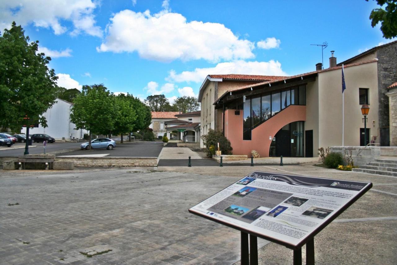Bonabri Vacances - Chambres D'Hotes Chazelles  ภายนอก รูปภาพ